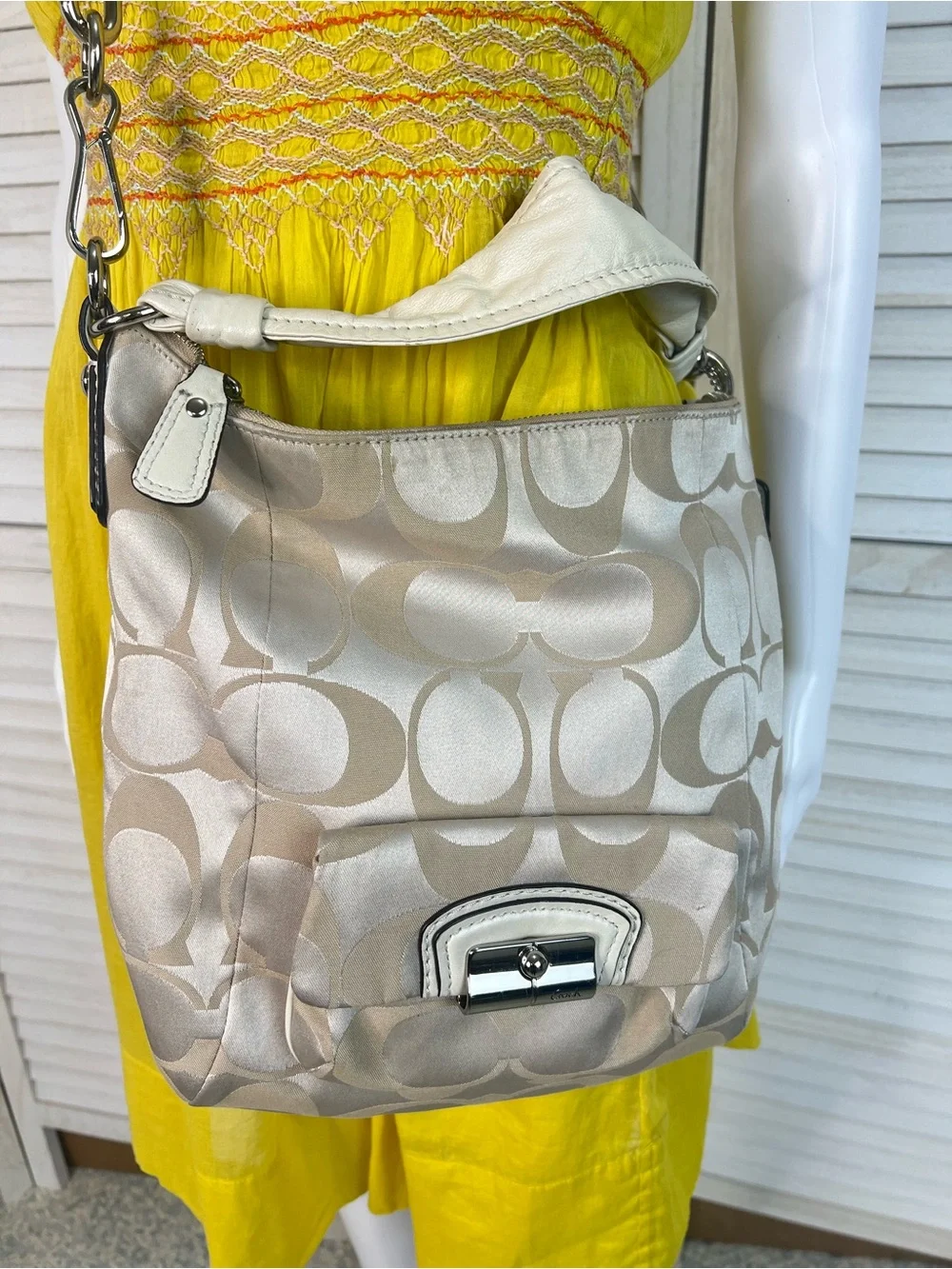 Coach shoulder hobo